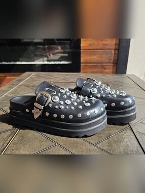 Black Embellished Platform Clog Mule w/Buckle Detail Biker Feel Women Sz 7.5 8.5